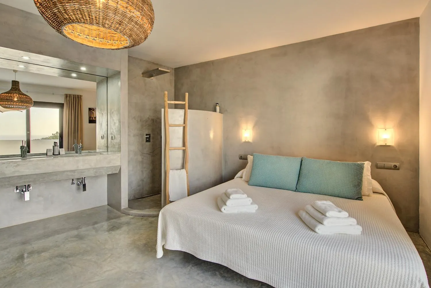 Villa In Cala Salada Sleeps 14 San Antonio