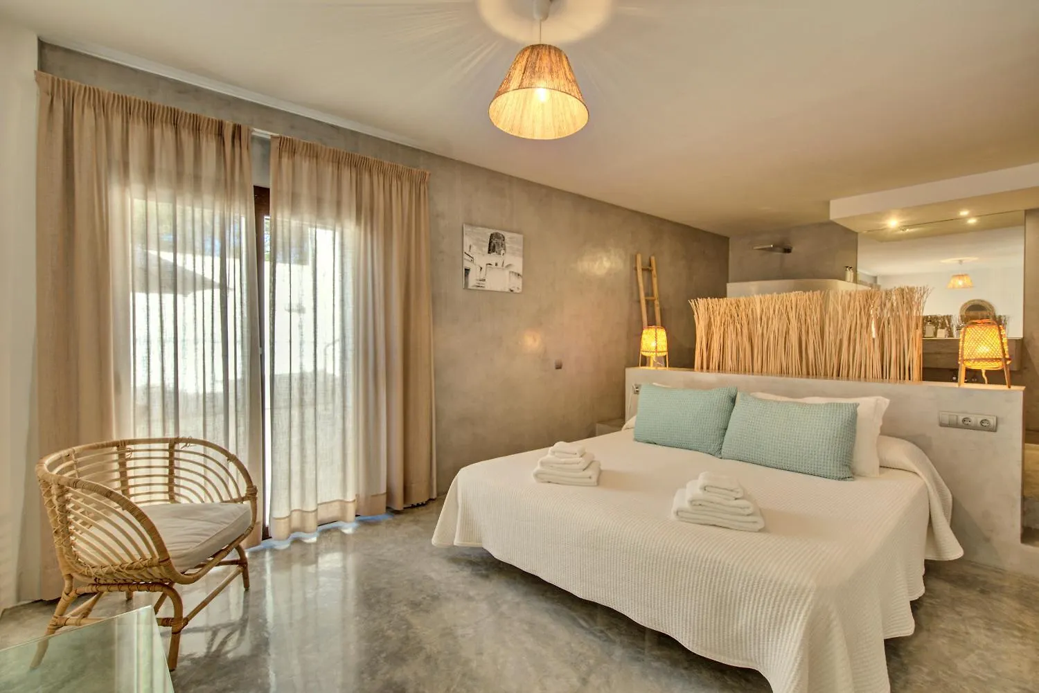 Villa In Cala Salada Sleeps 14 San Antonio  0*, San Antonio (Ibiza)