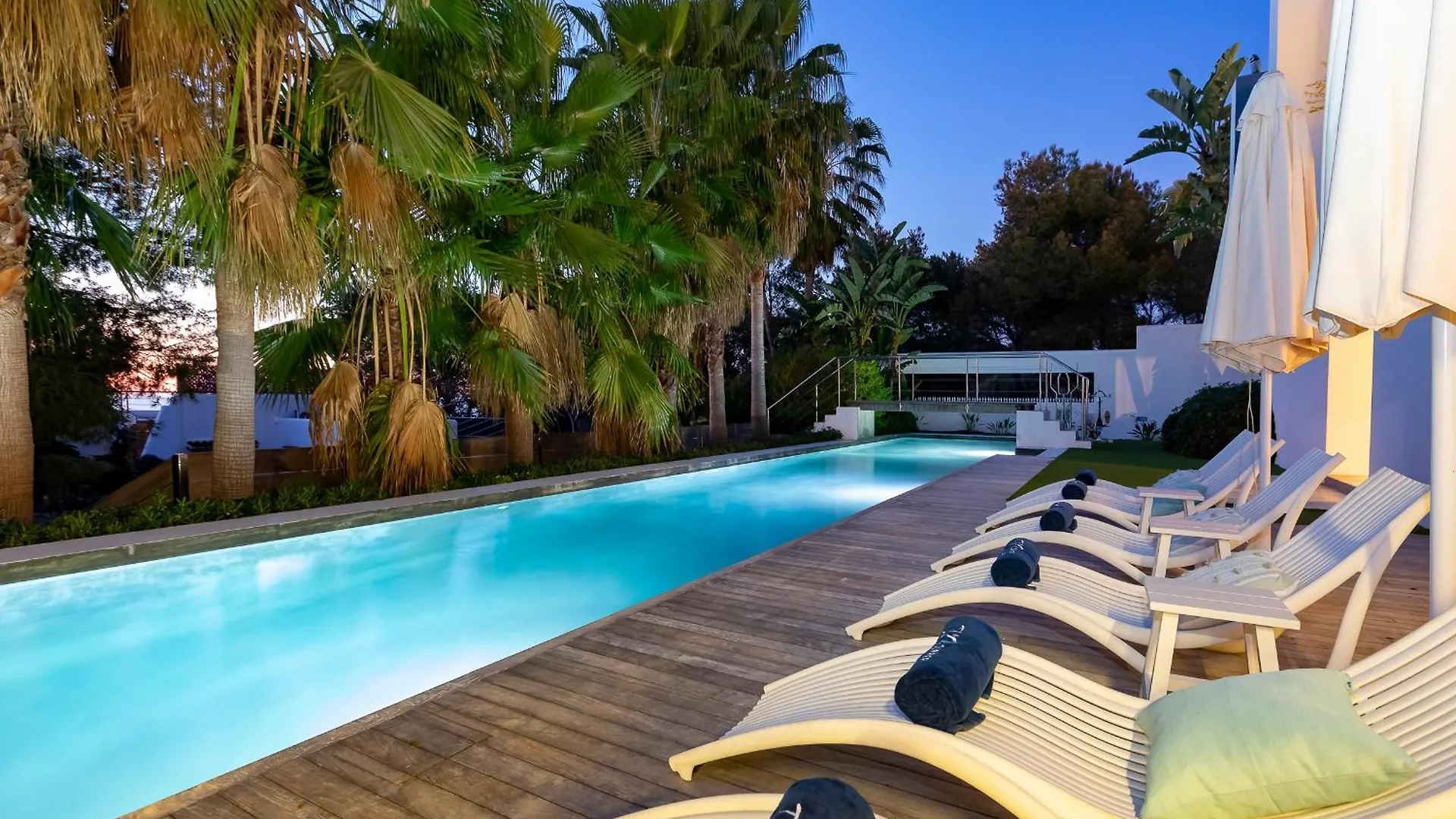 Villa In Cala Salada Sleeps 14 San Antonio