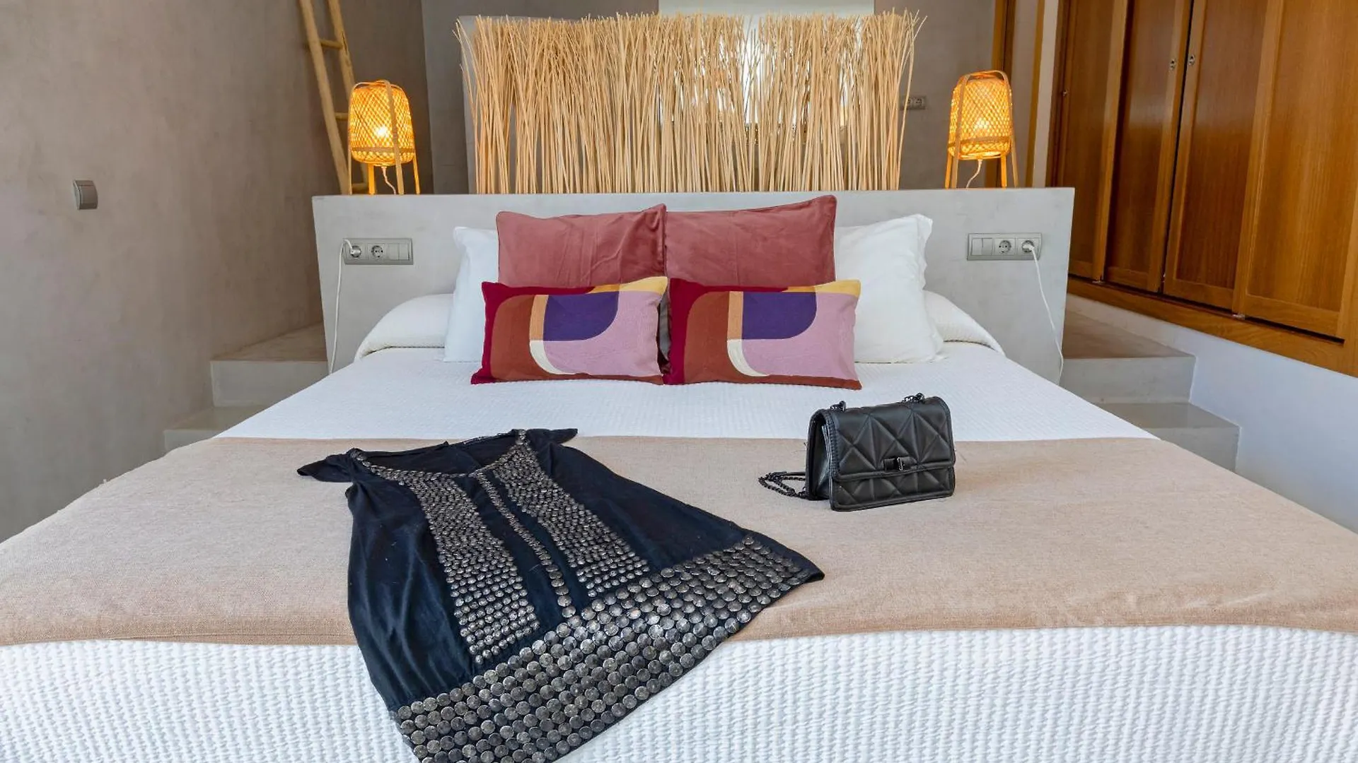 Villa In Cala Salada Sleeps 14 San Antonio