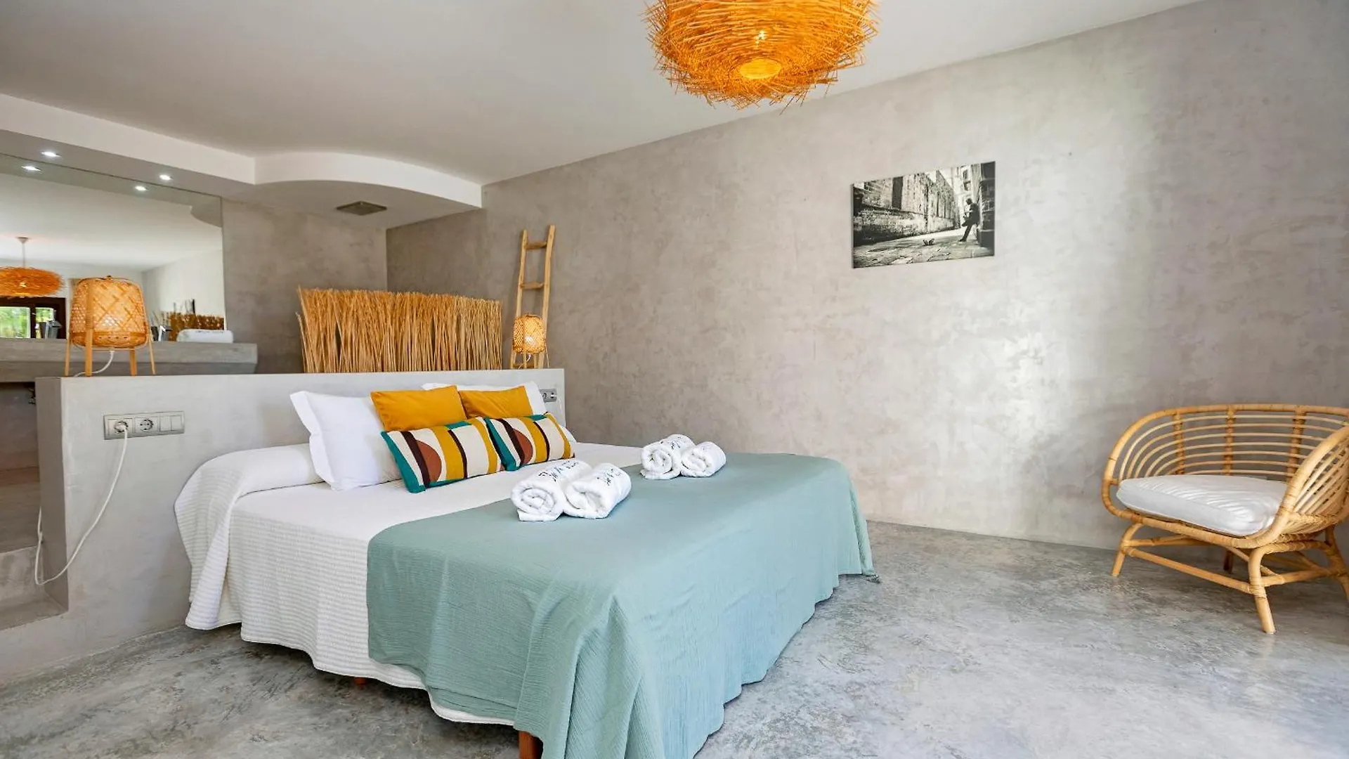 Villa In Cala Salada Sleeps 14 San Antonio